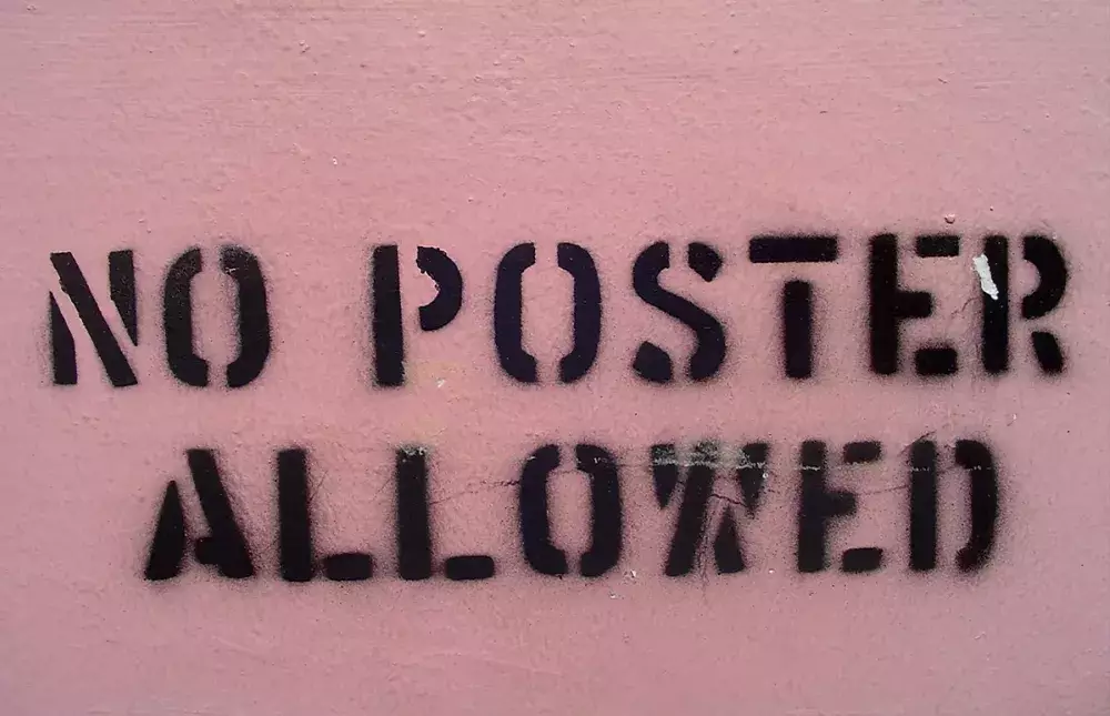 No poster allowed sign